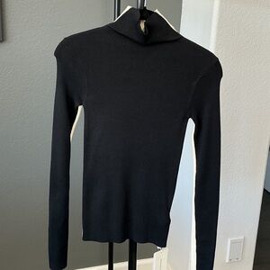Commense Black & Cream Turtleneck Sweater NWT S